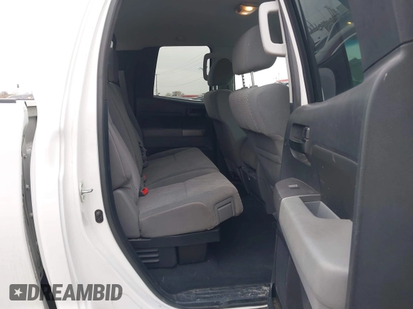 2012 Toyota Tundra z VIN 5TFUM5F11CX039386, wystawiony jako IAAI lot #41472576 z przebiegiem 213 295 mil mil oraz . Historia ofert i sprzedaży dostępna na DreamBid. Obrazek 8.