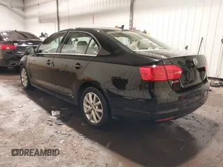 2013 Volkswagen Jetta SE z VIN 3VWDP7AJ4DM398794, wystawiony jako IAAI lot #41703067 z przebiegiem Nie podano mil oraz . Historia ofert i sprzedaży dostępna na DreamBid. Obrazek 3.