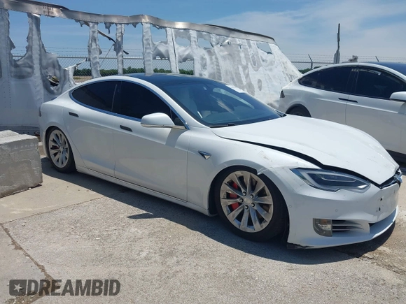 2018 Tesla Model S 75D z VIN 5YJSA1E25JF245269, wystawiony jako IAAI lot #42335263 z przebiegiem 56 086 mil mil oraz . Historia ofert i sprzedaży dostępna na DreamBid. Obrazek 13.