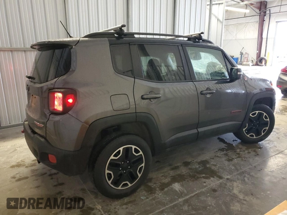 2017 Jeep Renegade Trailhawk with VIN ZACCJBCB4HPF09713, listed as a Copart auction lot 44865445 with 166,617 mi miles and Salvage title. Bid and sale history available at DreamBid. Image 3.
