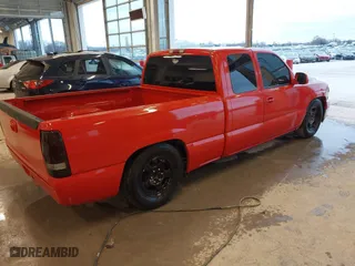 2000 Chevrolet Silverado 1500 LS with VIN 2GCEC19T6Y1406669, listed as a IAAI auction lot 41174150 with 260,880 mi miles. Bid and sale history available at carsss.com. Image 4.