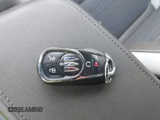 2025 Buick Envista Preferred с VIN KL47LAEP0SB105348, выставлен на аукционе IAAI как лот 42169601 с пробегом 7 075 миль миль и . История ставок и продаж доступна на DreamBid. Изображение 11.