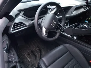 2022 Audi e-tron GT Prestige z VIN WAUEJBFWXN7005938, wystawiony jako Copart lot #72659842 z przebiegiem Nie podano mil oraz . Historia ofert i sprzedaży dostępna na DreamBid. Obrazek 8.