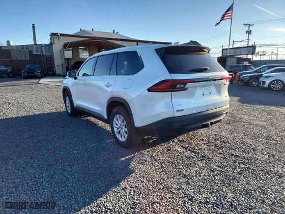 2024 Toyota Grand Highlander XLE with VIN 5TDAAAB52RS009597, listed as a Copart auction lot 53631745 with 12,247 mi miles and Salvage Title. Bid and sale history available at carsss.com. Image 2.