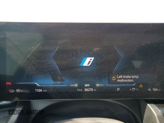 2024 BMW i5 eDrive40 z VIN WBY33FK04RCR21619, wystawiony jako Copart lot #71286594 z przebiegiem 6270 mil mil oraz Szkody całkowita. Historia ofert i sprzedaży dostępna na DreamBid. Obrazek 9.