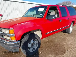 1997 Chevrolet Suburban with VIN 3GNFK16R7VG130092, listed as a IAAI auction lot 41280028 with 211,493 mi miles. Bid and sale history available at carsss.com. Image 6.