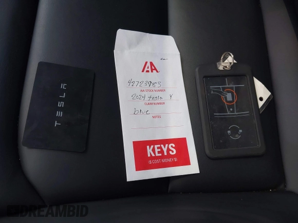 2024 Tesla Model Y с VIN 7SAYGDED5RF015208, выставлен на аукционе IAAI как лот 42723983 с пробегом 10 223 миль миль и . История ставок и продаж доступна на DreamBid. Изображение 11.