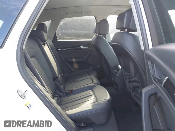 2020 Audi Q5 Premium z VIN WA1ANAFY2L2046974, wystawiony jako IAAI lot #41933942 z przebiegiem 53 911 mil mil oraz . Historia ofert i sprzedaży dostępna na DreamBid. Obrazek 8.