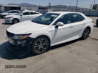 2020 Toyota Camry SE z VIN 4T1G11AK0LU312121, wystawiony jako Copart lot #51340025 z przebiegiem 88 089 mil mil oraz Szkoda całkowita • Salvage title. Historia ofert i sprzedaży dostępna na DreamBid. Obrazek 1.