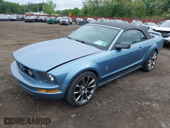 2006 Ford Mustang Standard с VIN 1ZVHT84N765220050, выставлен на аукционе IAAI как лот 42231993 с пробегом 123 880 миль миль и . История ставок и продаж доступна на DreamBid. Изображение 2.