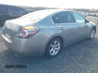 2009 Nissan Altima 2.5 S with VIN 1N4AL21E69N412530, listed as a IAAI auction lot 41887766 with 240,523 mi miles. Bid and sale history available at carsss.com. Image 4.