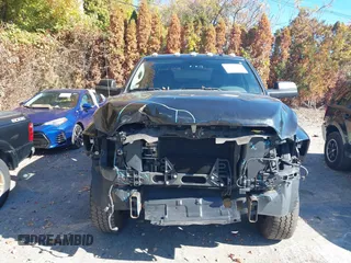 2018 Ram 2500 Tradesman z VIN 3C6UR5CJ4JG275190, wystawiony jako IAAI lot #40623047 z przebiegiem 85 121 mil mil oraz . Historia ofert i sprzedaży dostępna na DreamBid. Obrazek 12.