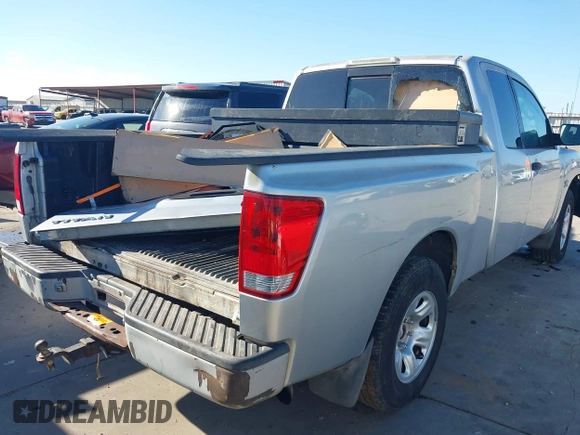 2004 Nissan Titan SE with VIN 1N6AA06A74N553025, listed as a IAAI auction lot 41466773 with 182,110 mi miles. Bid and sale history available at carsss.com. Image 4.