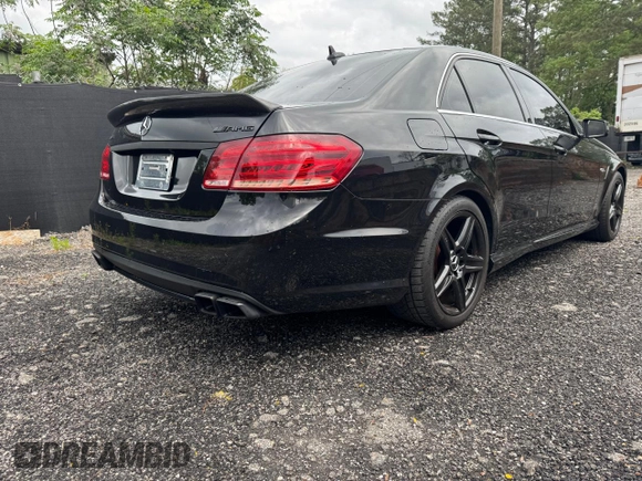 2011 Mercedes-Benz E 63 AMG with VIN WDDHF7HB0BA314315, listed as a Copart auction lot 54764925 with 52,004 mi miles and Clean title. Bid and sale history available at DreamBid. Image 4.