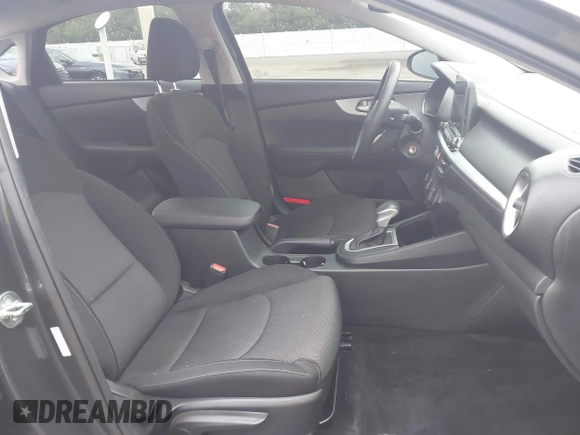 2022 Kia Forte LXS with VIN 3KPF24ADXNE445812, listed as a IAAI auction lot 40752513 with 0 mi miles. Bid and sale history available at carsss.com. Image 5.