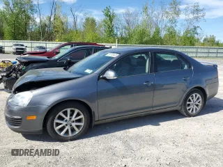 2010 Volkswagen Jetta SE z VIN 3VWRZ7AJXAM141876, wystawiony jako Copart lot #57413545 z przebiegiem 113 797 mil mil oraz Szkoda całkowita • Salvage title. Historia ofert i sprzedaży dostępna na DreamBid. Obrazek 1.