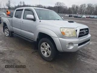 2005 Toyota Tacoma z VIN 5TEMU52NX5Z029752, wystawiony jako IAAI lot #41532311 z przebiegiem 221 166 mil mil oraz . Historia ofert i sprzedaży dostępna na DreamBid. Obrazek 1.