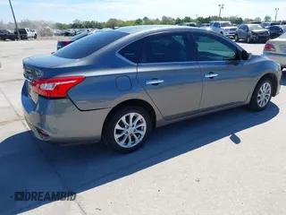 2019 Nissan Sentra SV z VIN 3N1AB7AP5KY310563, wystawiony jako IAAI lot #41742708 z przebiegiem 60 275 mil mil oraz . Historia ofert i sprzedaży dostępna na DreamBid. Obrazek 4.