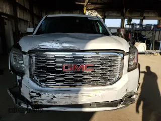 2018 GMC Yukon Denali with VIN 1GKS1CKJ4JR352531, listed as a Copart auction lot 43398305 with 73,781 mi miles and Salvage Title. Bid and sale history available at carsss.com. Image 5.