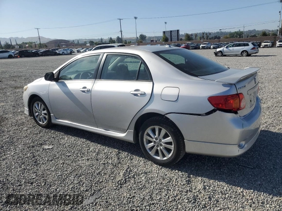 2010 Toyota Corolla z VIN 1NXBU4EE2AZ380585, wystawiony jako Copart lot #57024125 z przebiegiem 175 334 mil mil oraz Szkoda całkowita • Salvage title. Historia ofert i sprzedaży dostępna na DreamBid. Obrazek 2.