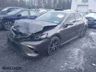 2022 Toyota Camry SE with VIN 4T1G11AK9NU642701, listed as a IAAI auction lot 40976236 with 49,924 mi miles. Bid and sale history available at carsss.com. Image 2.
