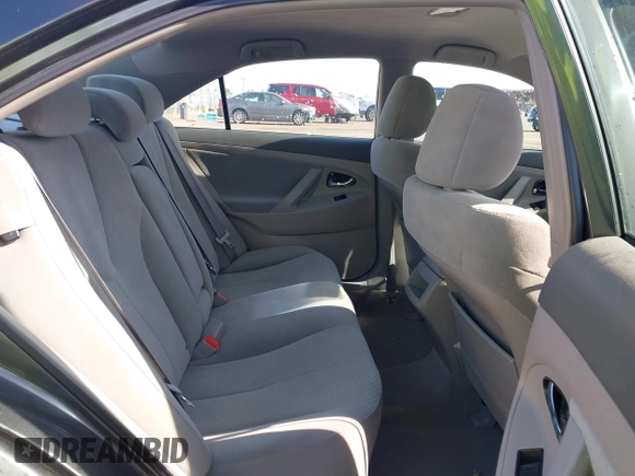 2008 Toyota Camry LE z VIN 4T4BE46K78R040785, wystawiony jako IAAI lot #42338481 z przebiegiem 90 926 mil mil oraz . Historia ofert i sprzedaży dostępna na DreamBid. Obrazek 8.