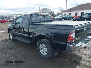 2013 Toyota Tacoma with VIN 5TFUU4EN4DX050303, listed as a IAAI auction lot 41833470 with 117,371 mi miles and . Bid and sale history available at DreamBid. Image 3.