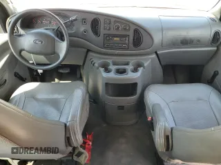 2004 Ford Econoline Passenger XL with VIN 1FBSS31L84HA53604, listed as a Copart auction lot 54428125 with 165,114 mi miles and Clean title. Bid and sale history available at DreamBid. Image 8.