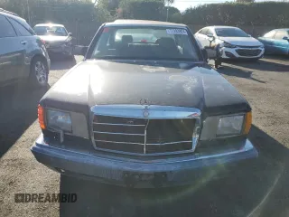 1988 Mercedes-Benz 420 with VIN WDBCA35D9JA383664, listed as a Copart auction lot 77283824 with 342,656 mi miles and Salvage Title. Bid and sale history available at carsss.com. Image 5.