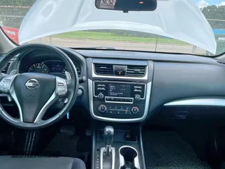 2017 Nissan Altima SL with VIN 1N4AL3AP6HC283271, listed as a Copart auction lot 62220665 with 147,379 mi miles and Clean title. Bid and sale history available at DreamBid. Image 9.