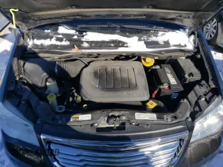 2015 Chrysler Town & Country Touring-L with VIN 2C4RC1CG2FR620036, listed as a Copart auction lot 38022414 with 140,784 mi miles and Salvage Title. Bid and sale history available at carsss.com. Image 12.