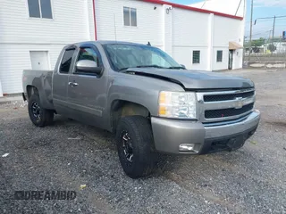 2007 Chevrolet Silverado 1500 LTZ with VIN 2GCEK19J571716697, listed as a IAAI auction lot 39845736 with 1 mi miles. Bid and sale history available at carsss.com. Image 1.