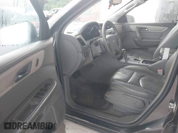2016 Chevrolet Traverse LS z VIN 1GNKRFED8GJ288214, wystawiony jako IAAI lot #42305988 z przebiegiem 147 683 mil mil oraz . Historia ofert i sprzedaży dostępna na DreamBid. Obrazek 5.