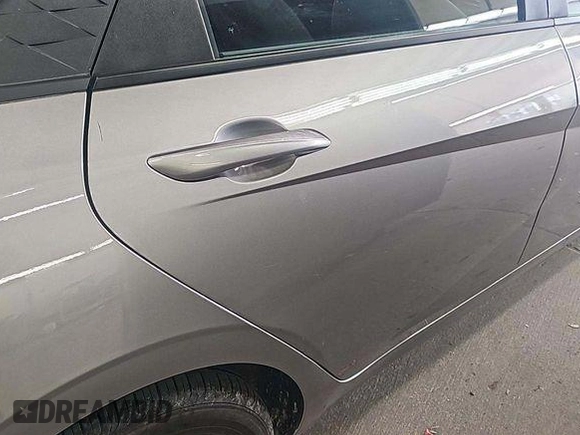 2024 Hyundai Elantra SEL z VIN KMHLM4DG8RU636246, wystawiony jako IAAI lot #42808858 z przebiegiem 37 872 mil mil oraz . Historia ofert i sprzedaży dostępna na DreamBid. Obrazek 28.