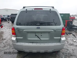 2005 Ford Escape Hybrid with VIN 1FMCU95H55KE10725, listed as a IAAI auction lot 41331983 with 1 mi miles. Bid and sale history available at carsss.com. Image 15.