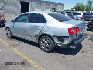 2007 Volkswagen Jetta 2.5 with VIN 3VWRF71K27M000620, listed as a IAAI auction lot 42458102 with 147,996 mi miles and . Bid and sale history available at DreamBid. Image 3.