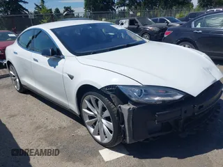 2014 Tesla Model S 60 z VIN 5YJSA1H18EFP29428, wystawiony jako IAAI lot #42690205 z przebiegiem 54 435 mil mil oraz . Historia ofert i sprzedaży dostępna na DreamBid. Obrazek 1.