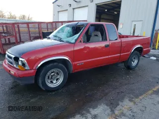 1994 Chevrolet S-10 LS with VIN 1GCCS19Z0RK154191, listed as a Copart auction lot 84420644 with 200,142 mi miles and Salvage Title. Bid and sale history available at carsss.com. Image 1.