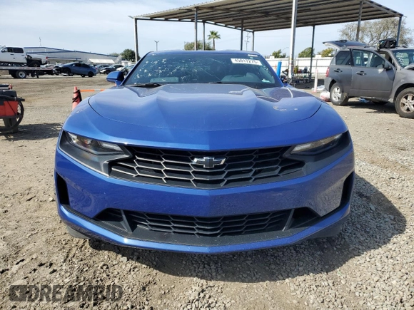 2021 Chevrolet Camaro 1LT z VIN 1G1FB1RX2M0142472, wystawiony jako Copart lot #45917275 z przebiegiem Nie podano mil oraz Szkoda całkowita • Salvage title. Historia ofert i sprzedaży dostępna na DreamBid. Obrazek 5.