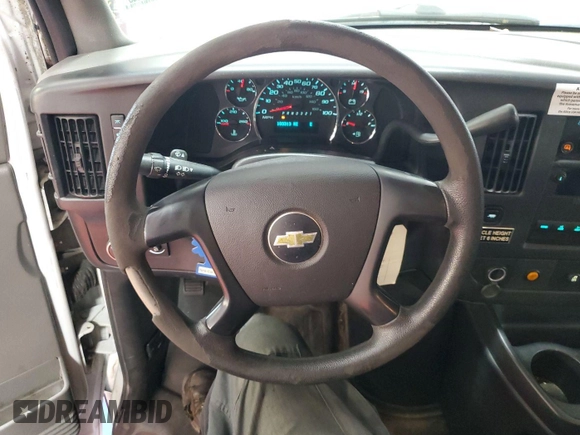 2013 Chevrolet Express Cargo z VIN 1GCSGAFX2D1138833, wystawiony jako IAAI lot #42521021 z przebiegiem 103 313 mil mil oraz . Historia ofert i sprzedaży dostępna na DreamBid. Obrazek 28.