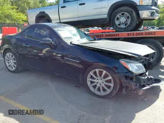 2016 Mercedes-Benz SLK 300 z VIN WDDPK3JA3GF124911, wystawiony jako IAAI lot #42101902 z przebiegiem 44 162 mil mil oraz . Historia ofert i sprzedaży dostępna na DreamBid. Obrazek 13.
