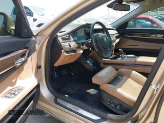 2009 BMW 7 Series 750Li z VIN WBAKB83539CY58774, wystawiony jako IAAI lot #42359891 z przebiegiem 102 561 mil mil oraz . Historia ofert i sprzedaży dostępna na DreamBid. Obrazek 5.