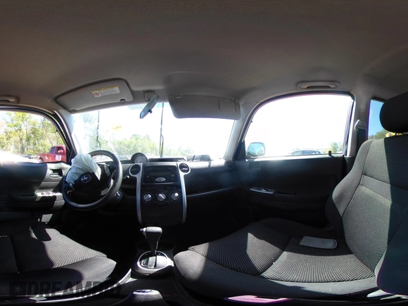 2005 Scion xB z VIN JTLKT324954026022, wystawiony jako IAAI lot #42073838 z przebiegiem 106 887 mil mil oraz . Historia ofert i sprzedaży dostępna na DreamBid. Obrazek 19.