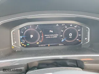 2020 Volkswagen Tiguan SEL Premium R-Line with VIN 3VV4B7AX5LM003382, listed as a Copart auction lot 46403255 with 28,355 mi miles and Salvage Title. Bid and sale history available at carsss.com. Image 9.