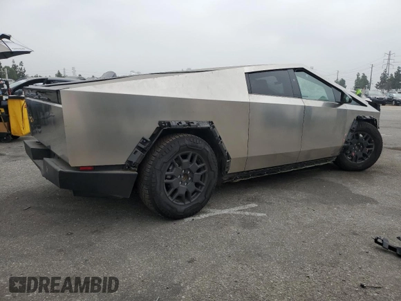 2024 Tesla Cybertruck z VIN 7G2CEHED0RA017009, wystawiony jako Copart lot #71960844 z przebiegiem 4142 mil mil oraz Szkoda całkowita • Salvage title. Historia ofert i sprzedaży dostępna na DreamBid. Obrazek 3.