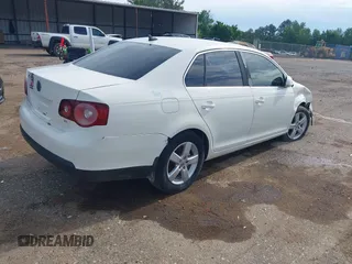2008 Volkswagen Jetta SE with VIN 3VWRM71K28M003718, listed as a IAAI auction lot 42173542 with 294,829 mi miles and . Bid and sale history available at DreamBid. Image 4.