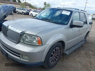 2005 Lincoln Navigator Luxury with VIN 5LMFU27505LJ20083, listed as a IAAI auction lot 41788861 with 258,971 mi miles. Bid and sale history available at carsss.com. Image 18.
