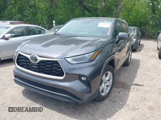 2024 Toyota Highlander LE z VIN 5TDKDRAH6RS539383, wystawiony jako IAAI lot #42267073 z przebiegiem 26 293 mil mil oraz . Historia ofert i sprzedaży dostępna na DreamBid. Obrazek 17.