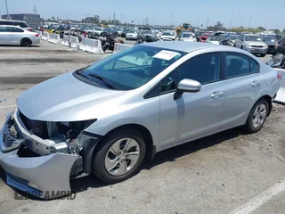 2015 Honda Civic LX z VIN 2HGFB2F5XFH512146, wystawiony jako IAAI lot #42506325 z przebiegiem 33 482 mil mil oraz . Historia ofert i sprzedaży dostępna na DreamBid. Obrazek 2.