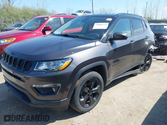 2021 Jeep Compass Latitude z VIN 3C4NJDBB4MT555101, wystawiony jako IAAI lot #42086222 z przebiegiem 45 785 mil mil oraz . Historia ofert i sprzedaży dostępna na DreamBid. Obrazek 2.